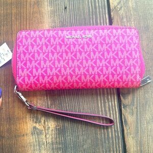 Michael Kors wristlet wallet